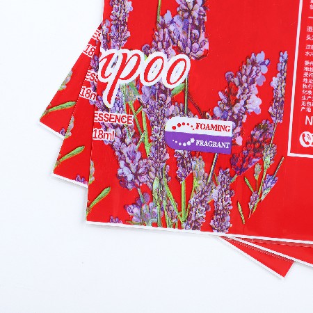 廠家批發(fā)PVC熱收縮膜 洗發(fā)乳塑封膜 塑封袋 收縮膜 現(xiàn)貨供應(yīng)