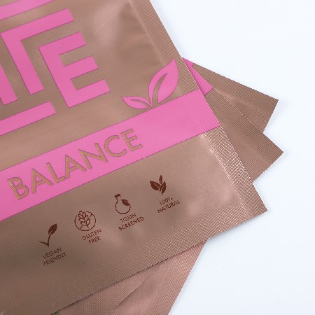 現(xiàn)貨批發(fā)食品包裝啞光半透明護(hù)膚品拉骨袋磨砂袋拉鏈自立