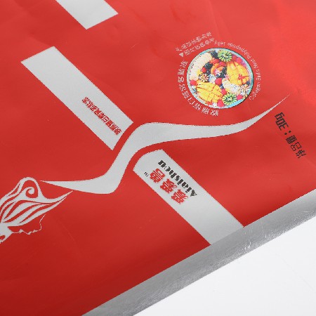 工廠貨源 易撕鋁箔膨化食品包裝袋 可定制卷膜 復(fù)合包裝卷材